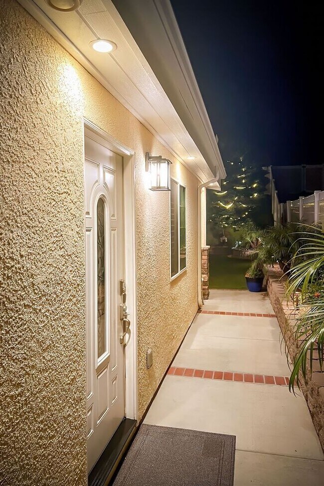 Building Photo - Rare Opportunity – Private 1 Bed / 1 Bath Attached ADU in Jeffries Ranch