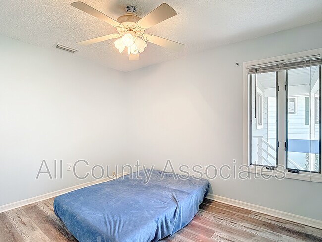 Building Photo - 1007 S Pointe Alexis Dr