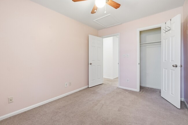 Building Photo - 5260 Settlers Park Dr