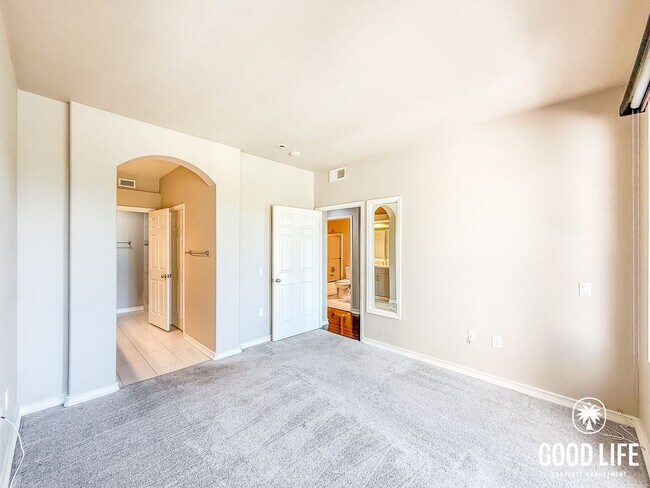 Building Photo - SD: Charming 2B/2BA Condo with Patio and Pool Access in Carmel Mountain