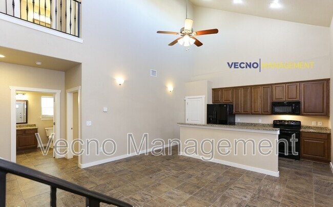 Building Photo - 221 Circle Ct
