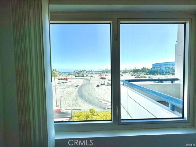 Building Photo - 525 E Seaside Way