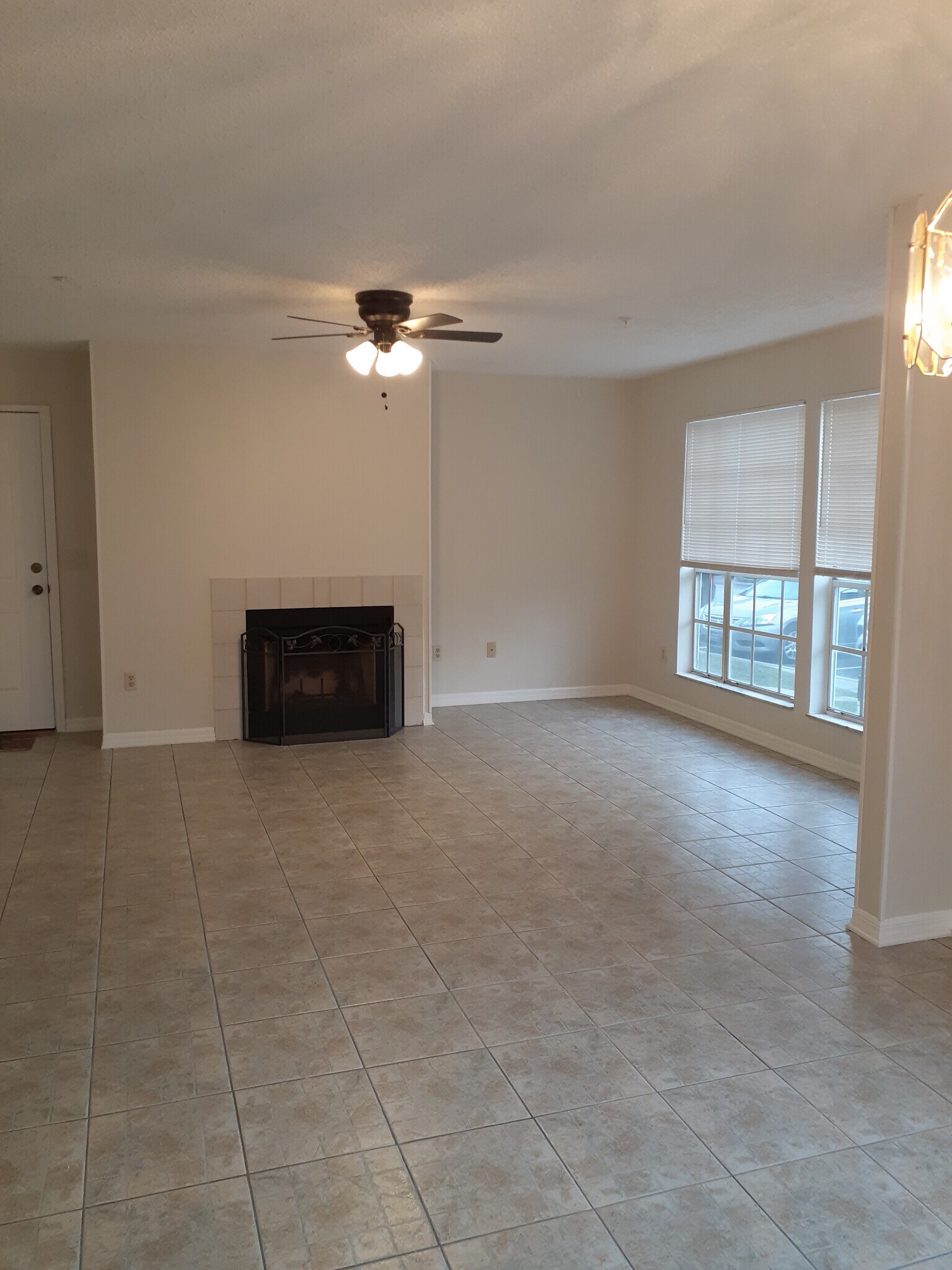 Building Photo - 900 Northern Dancer Way