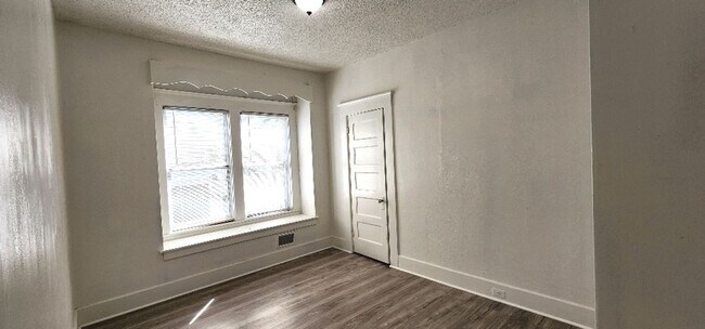 Building Photo - Large Sunny 4 Bedroom 3 Bath Country Style Home in Vallejo!