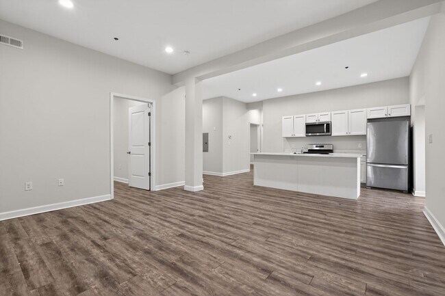 Building Photo - 980 N Marshall St