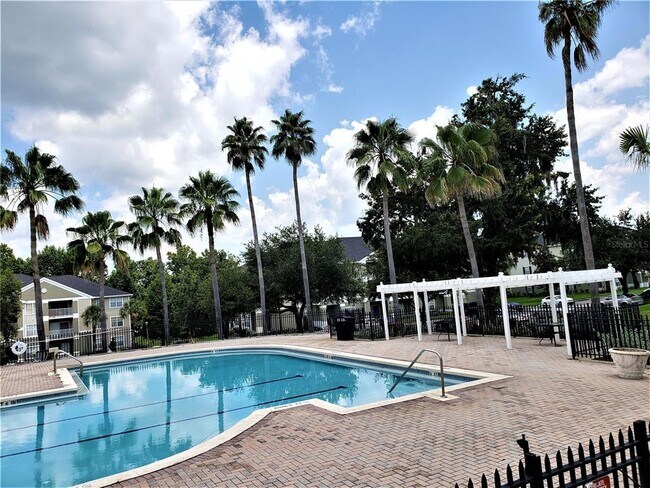 Building Photo - 4240 Summer Landing Dr