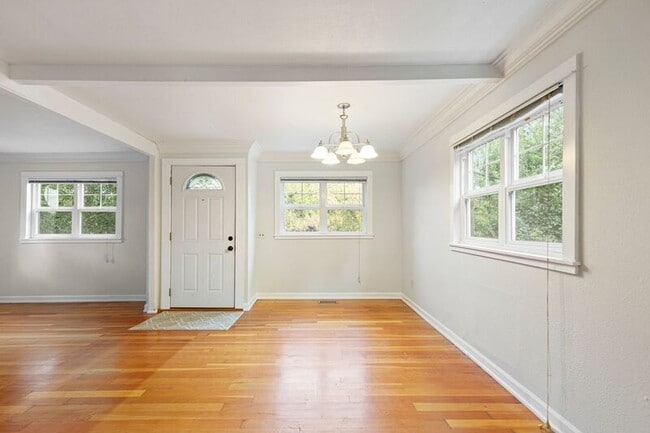 Building Photo - 3215 SE 53rd Ave