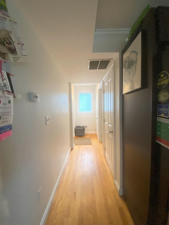 Building Photo - 241 Lamartine St