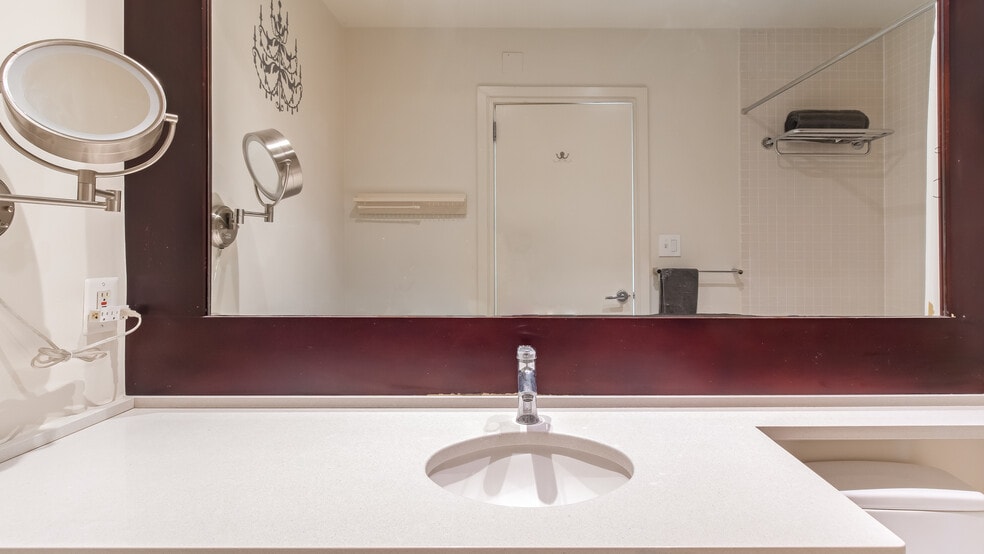 2nd Full Bathroom - 1640 Beekman Pl NW