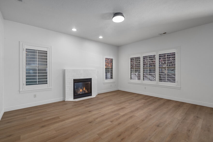 Building Photo - 7178 S 420 E