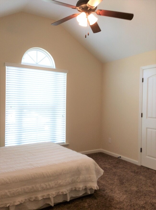 Building Photo - 3020 Ashley Lp