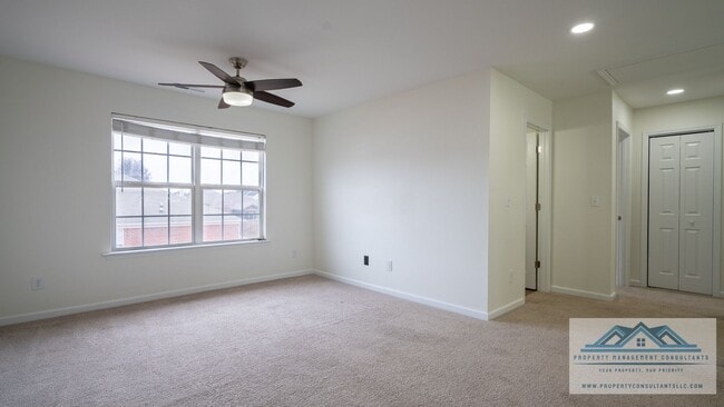 Building Photo - 102 Millbury Way