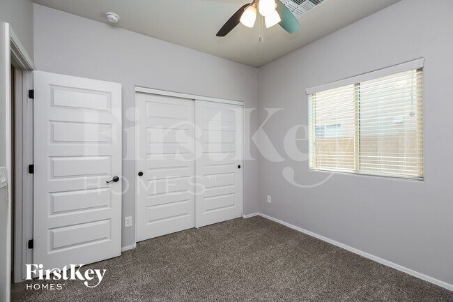 Building Photo - 5401 W Victory Way