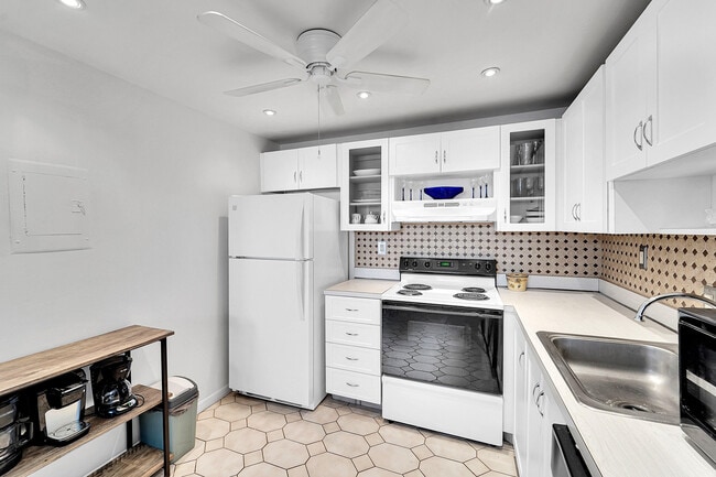 Building Photo - 407 Piedmont I