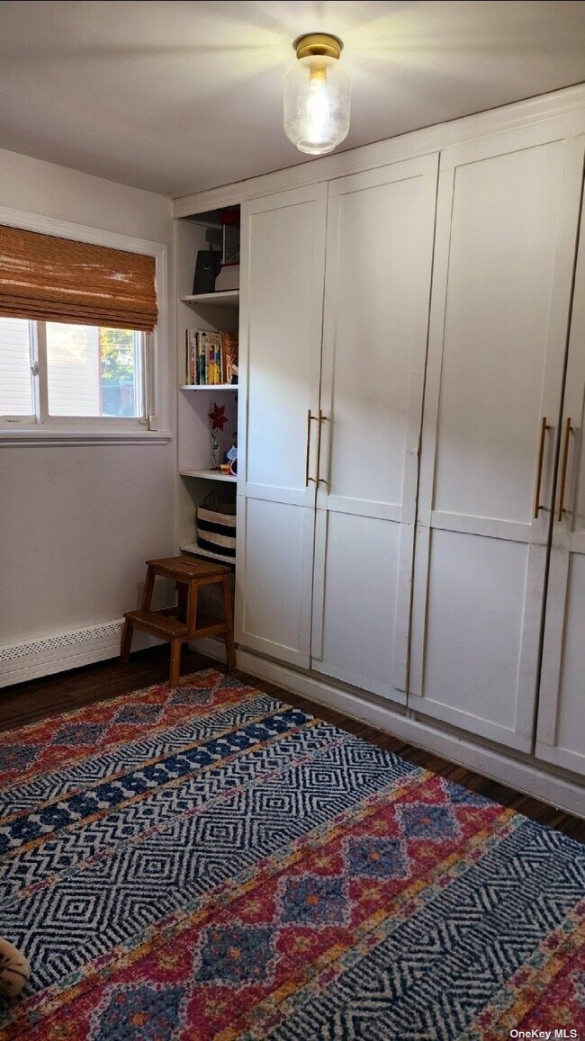 Building Photo - 350 Linden St