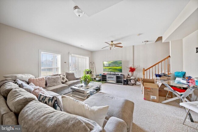 Building Photo - 16421 Regatta Ln