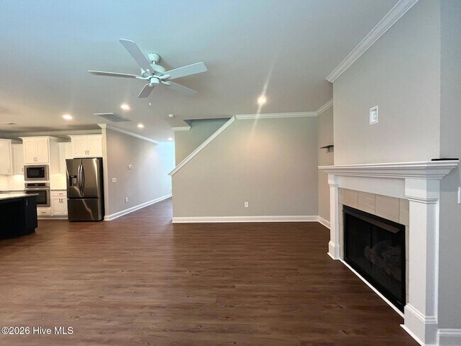 Building Photo - 404 Endicott Ct