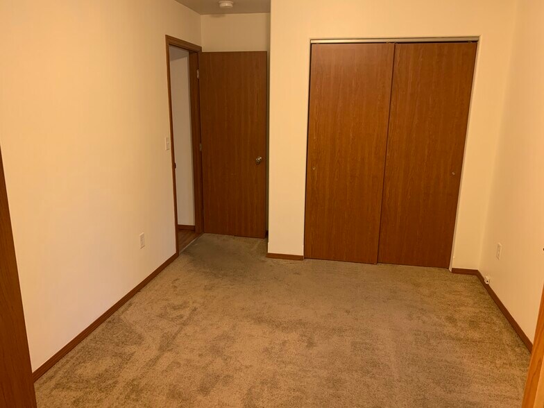 Building Photo - 520 K St