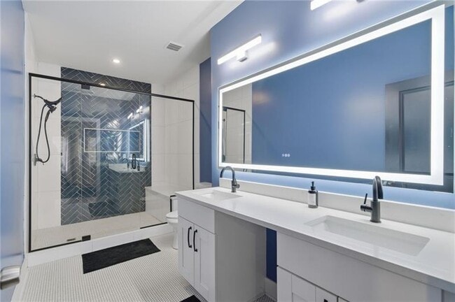 Building Photo - 160 Vanira Ave SE