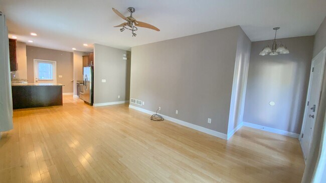 Building Photo - 349 N Pope St