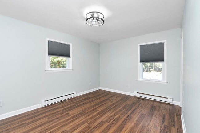 Building Photo - 826 Horsehead Rd