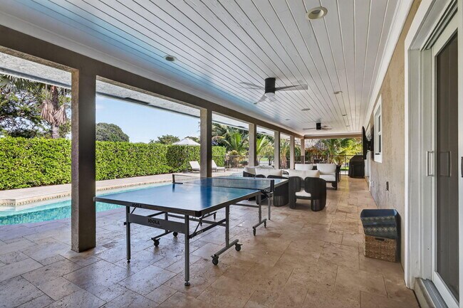 Building Photo - 937 SW 34th Ct