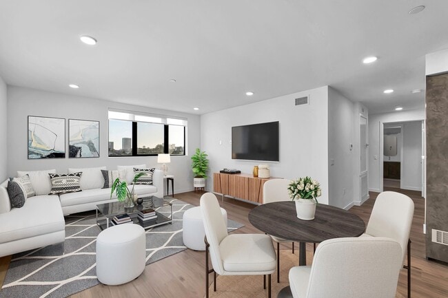 Building Photo - Clad LA