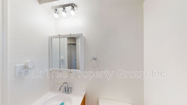 Building Photo - 625 F St