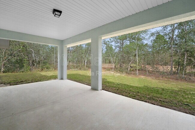 Building Photo - 9461 N Sandree Dr