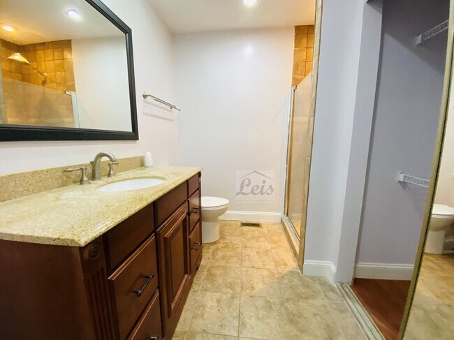 Building Photo - 2517 Newcastle Dr