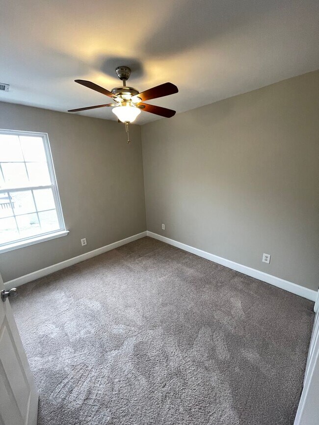 Building Photo - Lenox Village!