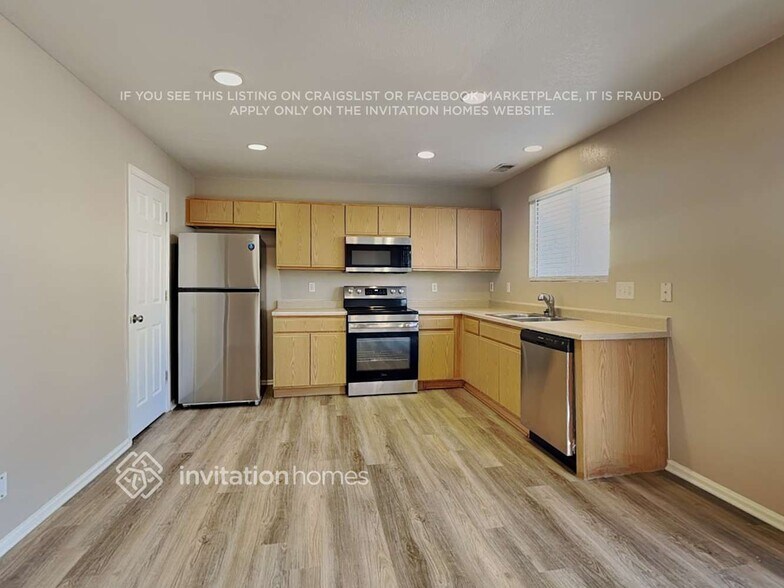 Building Photo - 1205 Bluebird St