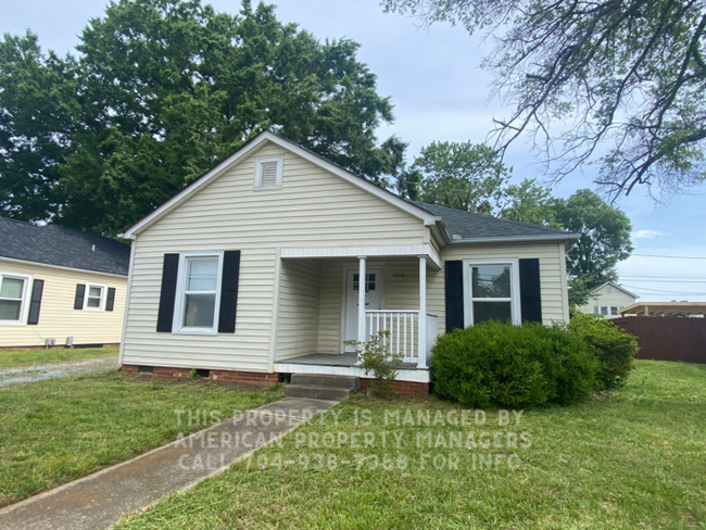 Primary Photo - 1006 W C St