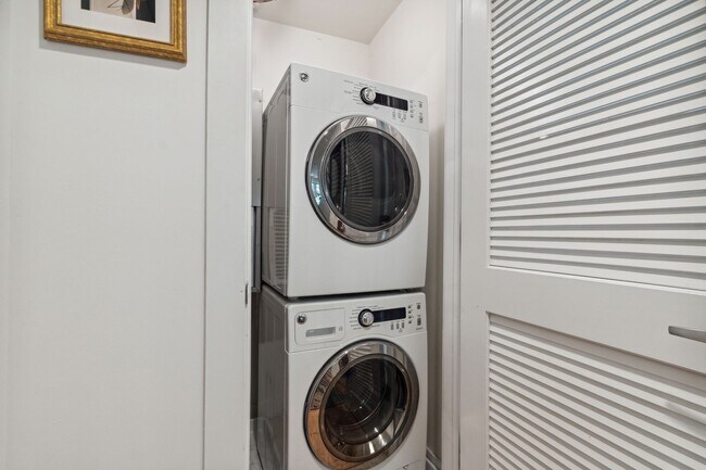 Building Photo - Spacious and Light Filled One Bedroom in Petworth with Parking!