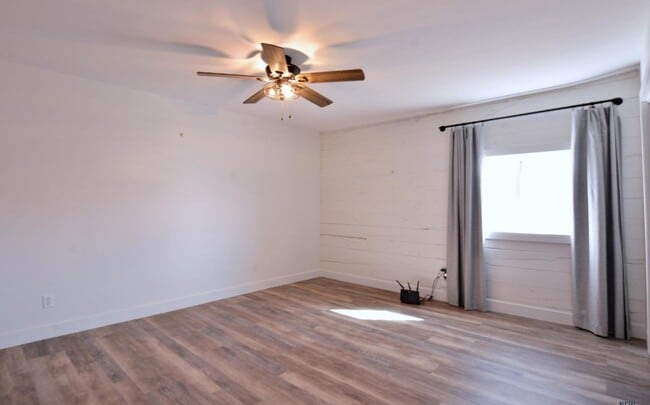 Building Photo - Beautifully Renovated 3bd/2ba home in Portales; Available 8/1/26