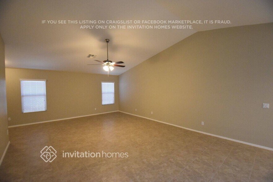 Building Photo - 4685 E Alamo St