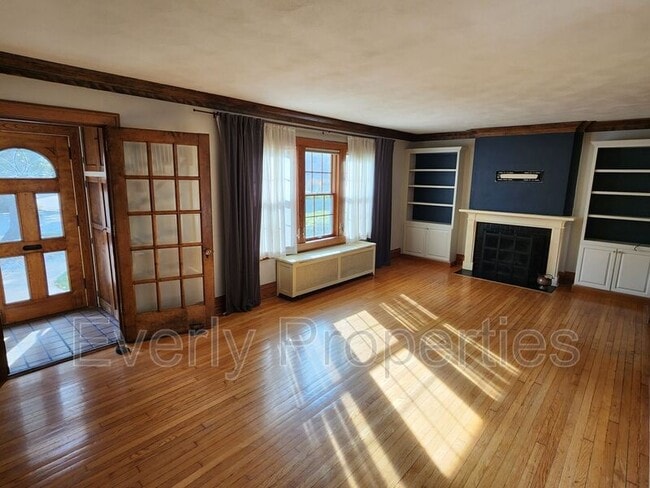 Building Photo - 120 68th Pl