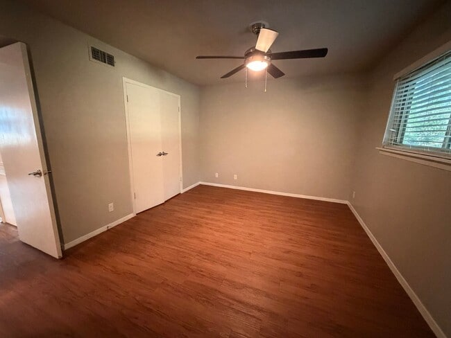 Building Photo - 1bed/1bath condo in 78704