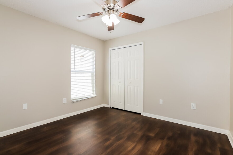 Building Photo - 12620 Lake Vista Dr
