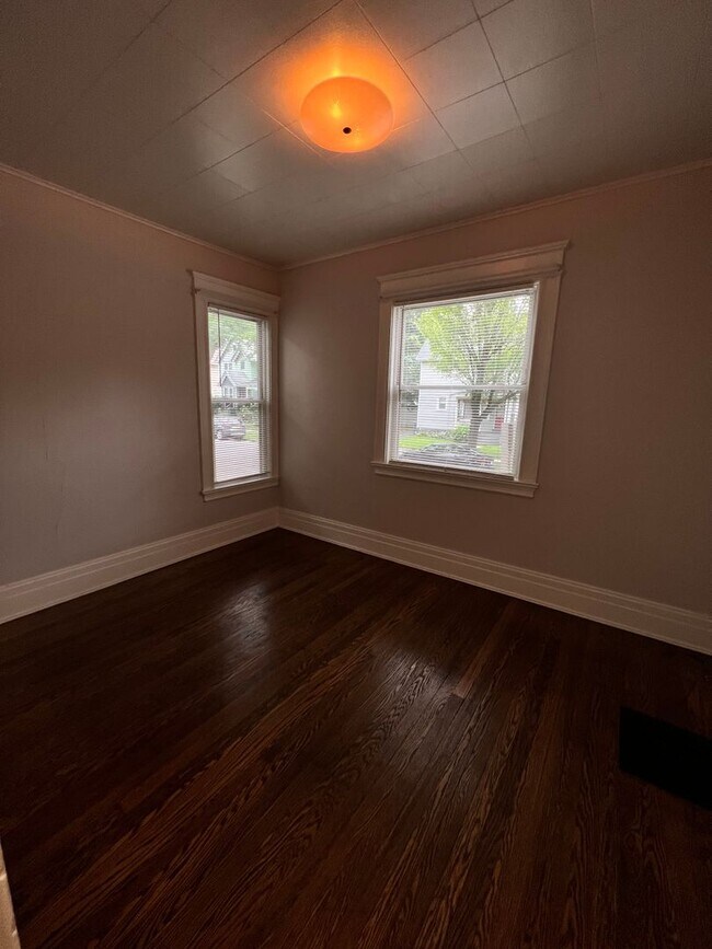Building Photo - 505 Meigs St