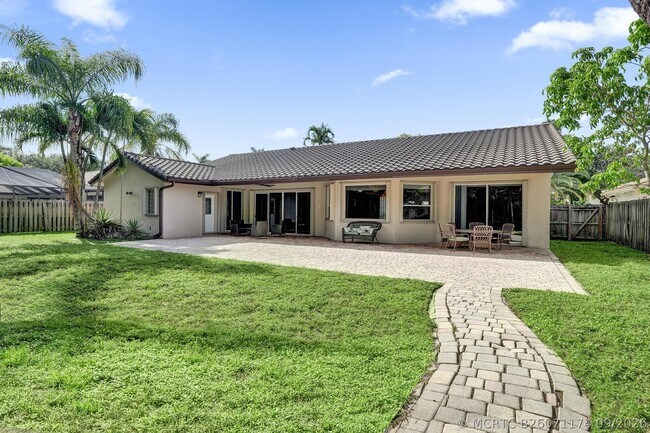 Building Photo - 10255 Guatemala St