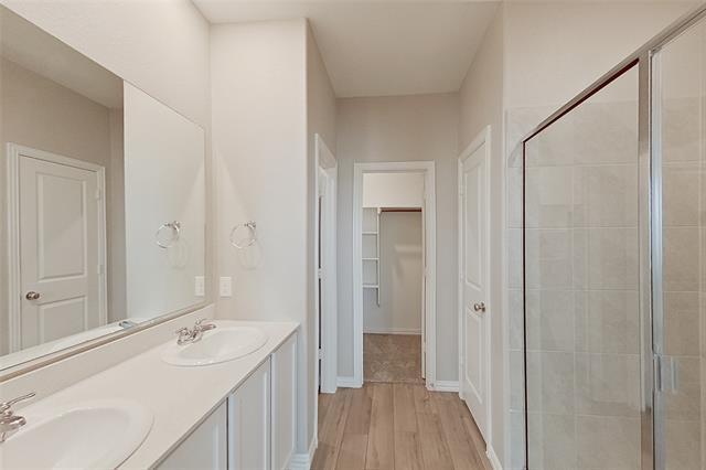 Building Photo - 260 Jenkinson Dr