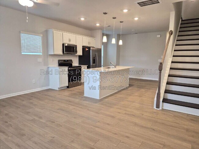 Building Photo - 6510 Harlech St