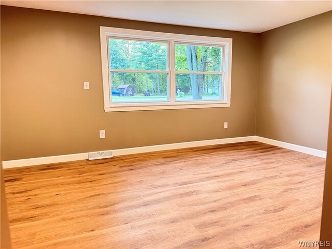 Building Photo - 4890 Bussendorfer Rd