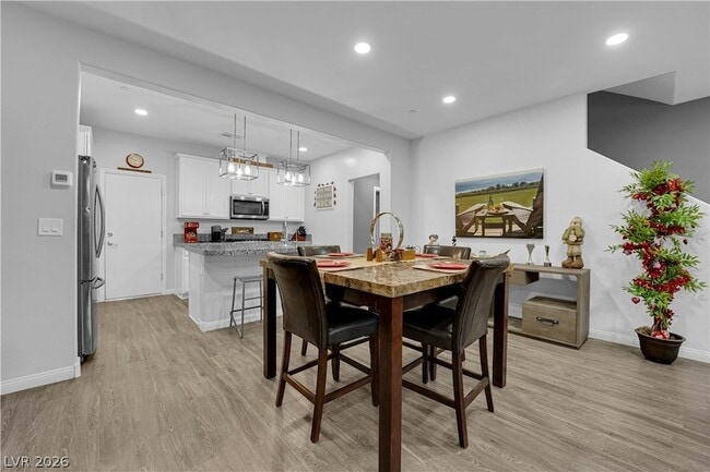 Building Photo - 160 Lomita Heights Dr