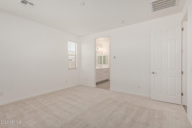 Building Photo - 2503 S 180th Dr