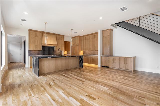 Building Photo - 4203 Normandy Ave