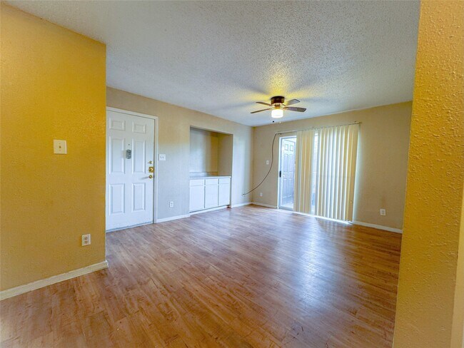 Primary Photo - 12615 Brookglade Cir