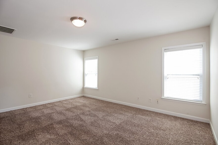 Building Photo - 13944 Mallard Lake Rd