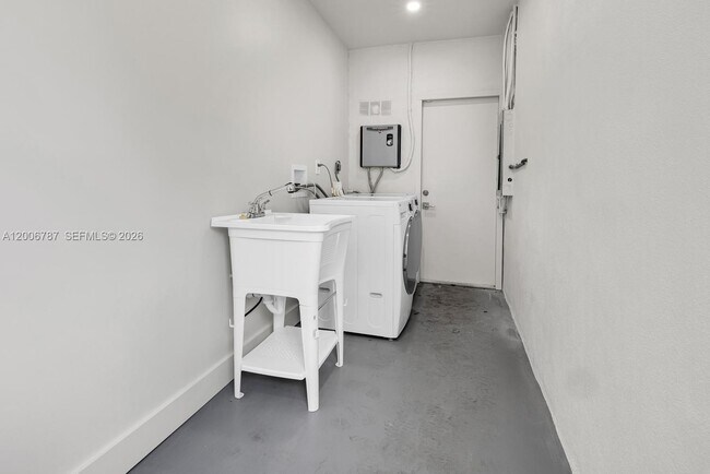 Building Photo - 8760 SW 83rd St